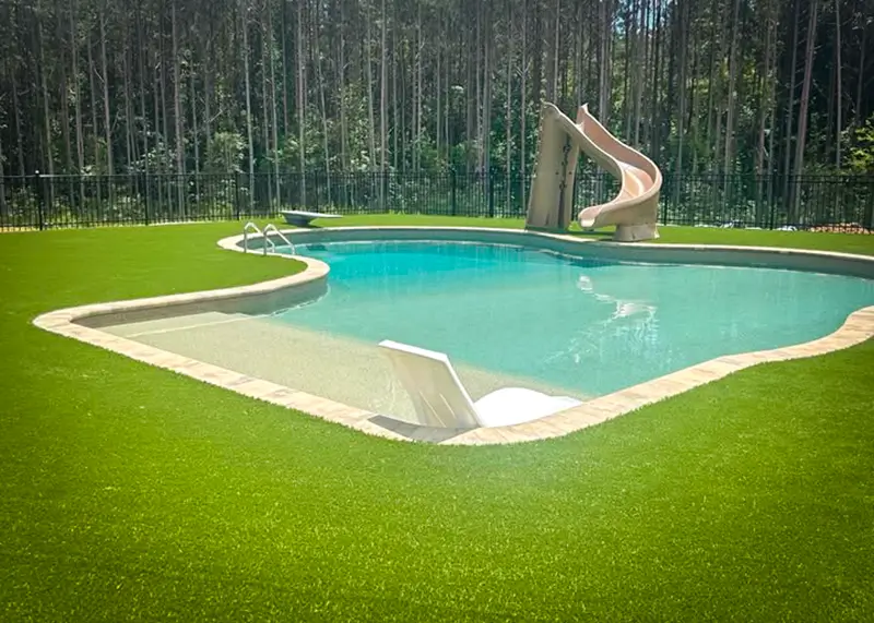 Custom-shaped vinyl pool on a steel wall system