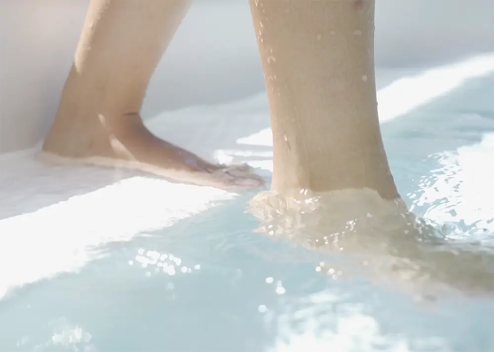Vinyl-covered entry step into a pool