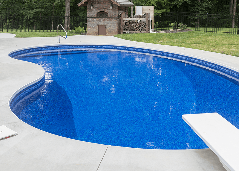 Freeform vinyl liner pool