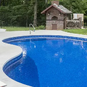 Freeform vinyl liner pool
