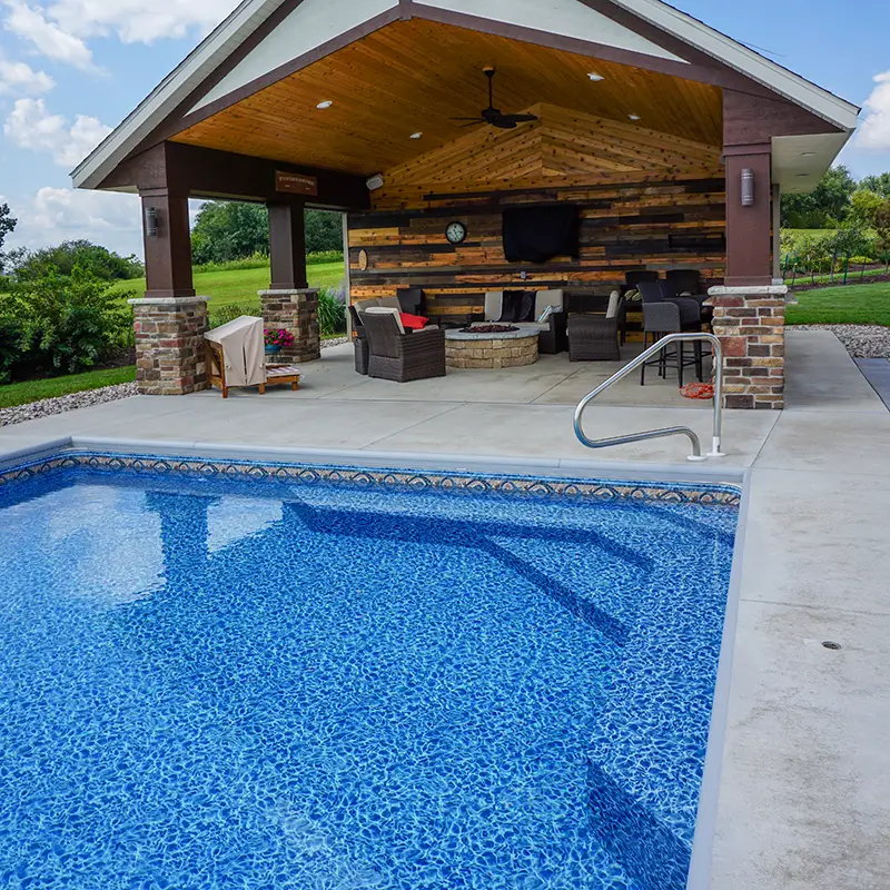 How to Choose the Right Liner for Your Backyard Pool