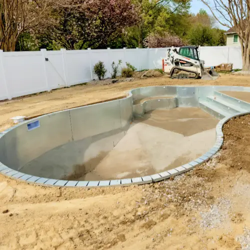 Vinyl pool built on a steel wall system