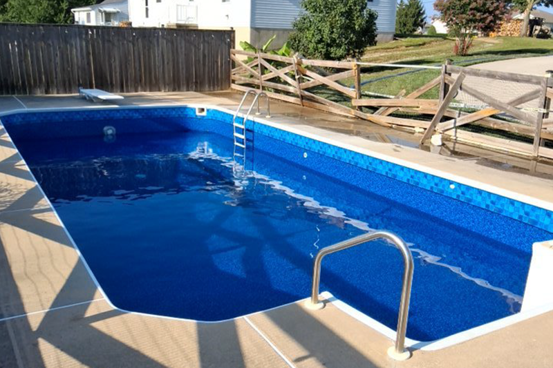 Repaired pool with a new HD Electric Breaking Seawall liner after vinyl pool liner replacement